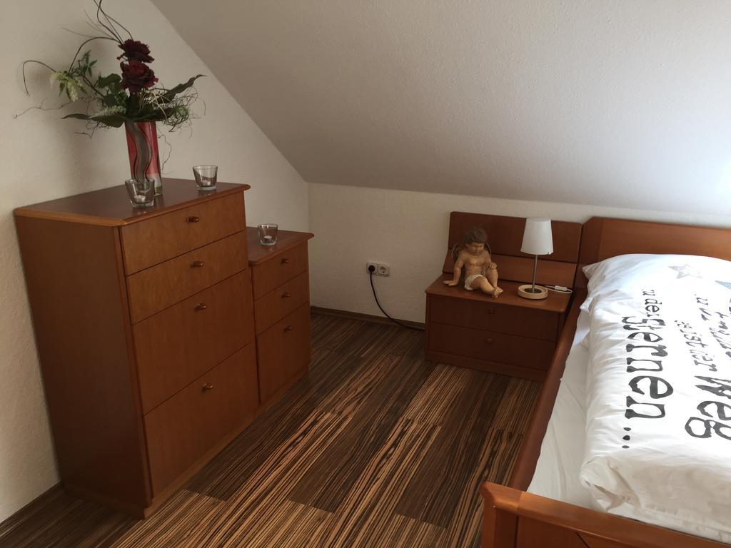 Gaestezimmer Hausaeckerweg エルランゲン エクステリア 写真