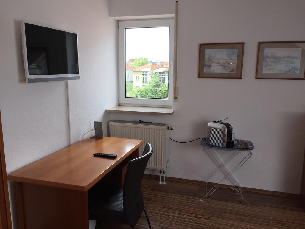 Gaestezimmer Hausaeckerweg エルランゲン エクステリア 写真